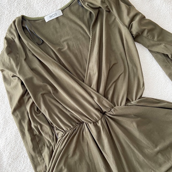 (MOD boutique) super soft olive green long sleeve romper - Picture 3 of 8